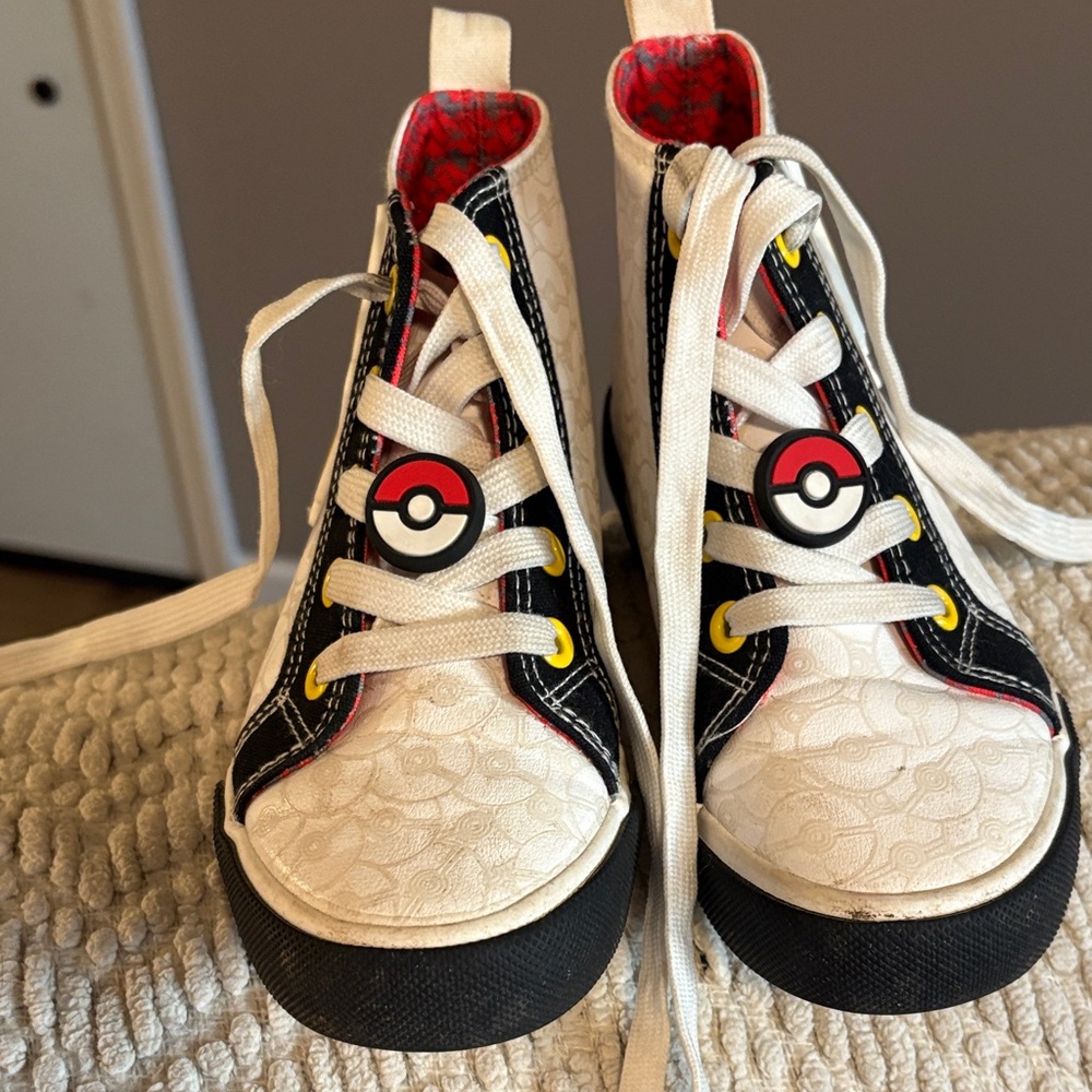 Pokémon White, Black and Red Kids High-Top Sneakers